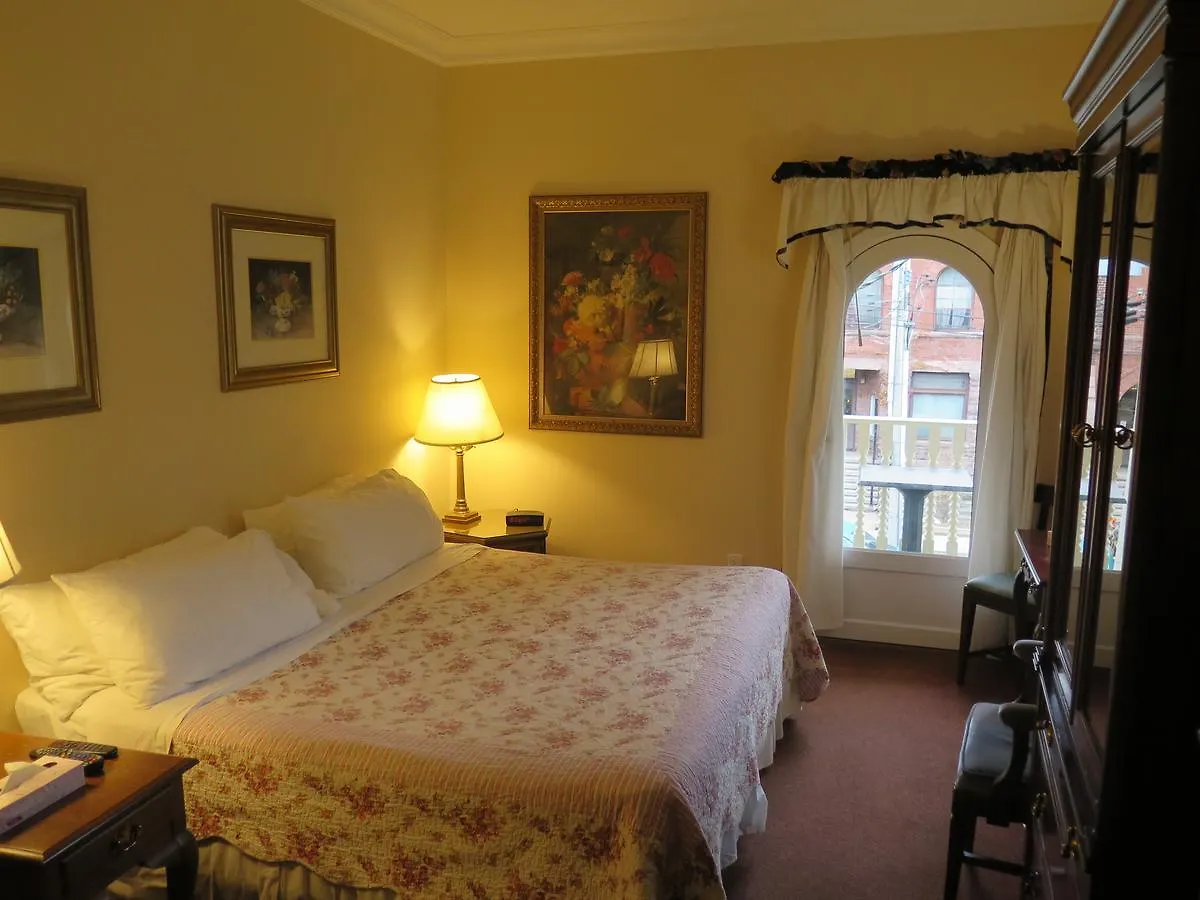 טורונטו Madison Manor Boutique Hotel 2*,